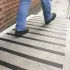 Клейкая ПРОТИВОСКОЛЬЗЯЩАЯ зернистая лента 25 мм х 5 м, ЧЕРНАЯ, основа ПВХ, BRAUBERG